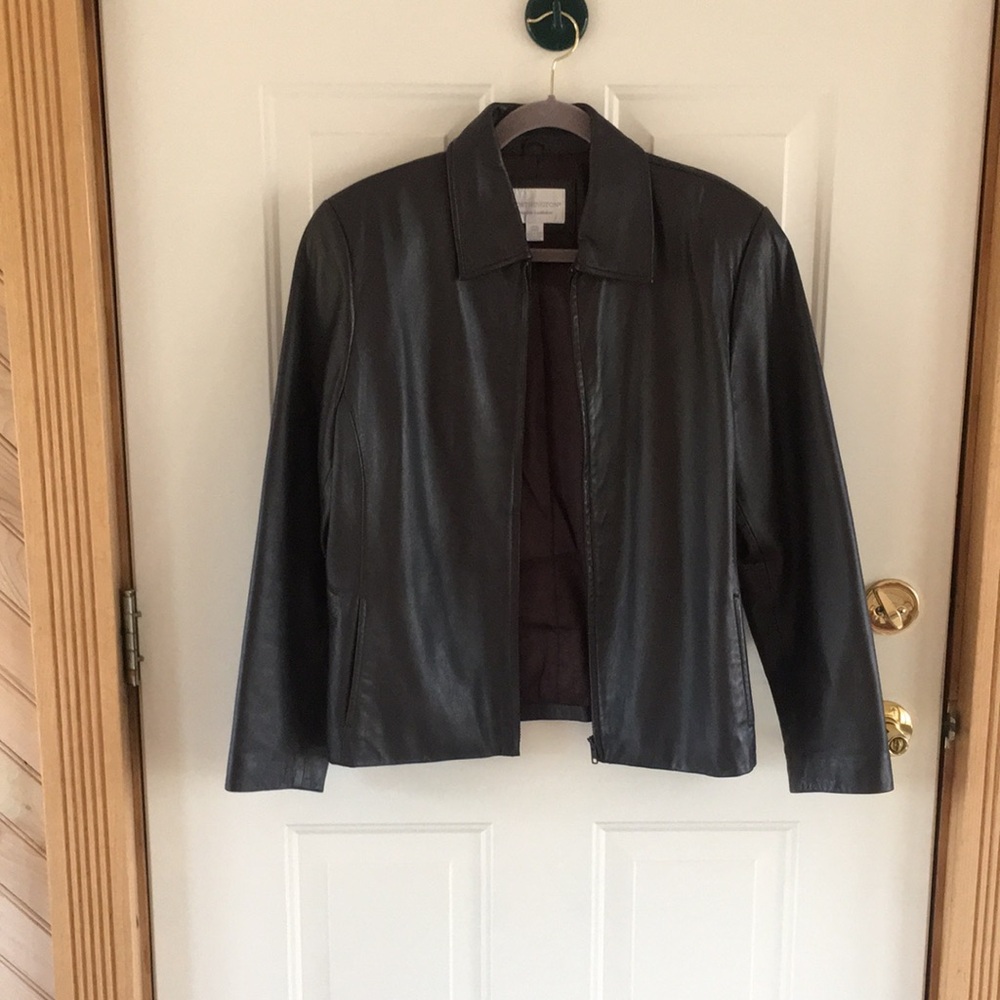 Worthington dark brown lamb skin leather jacket. Excellent used condition.